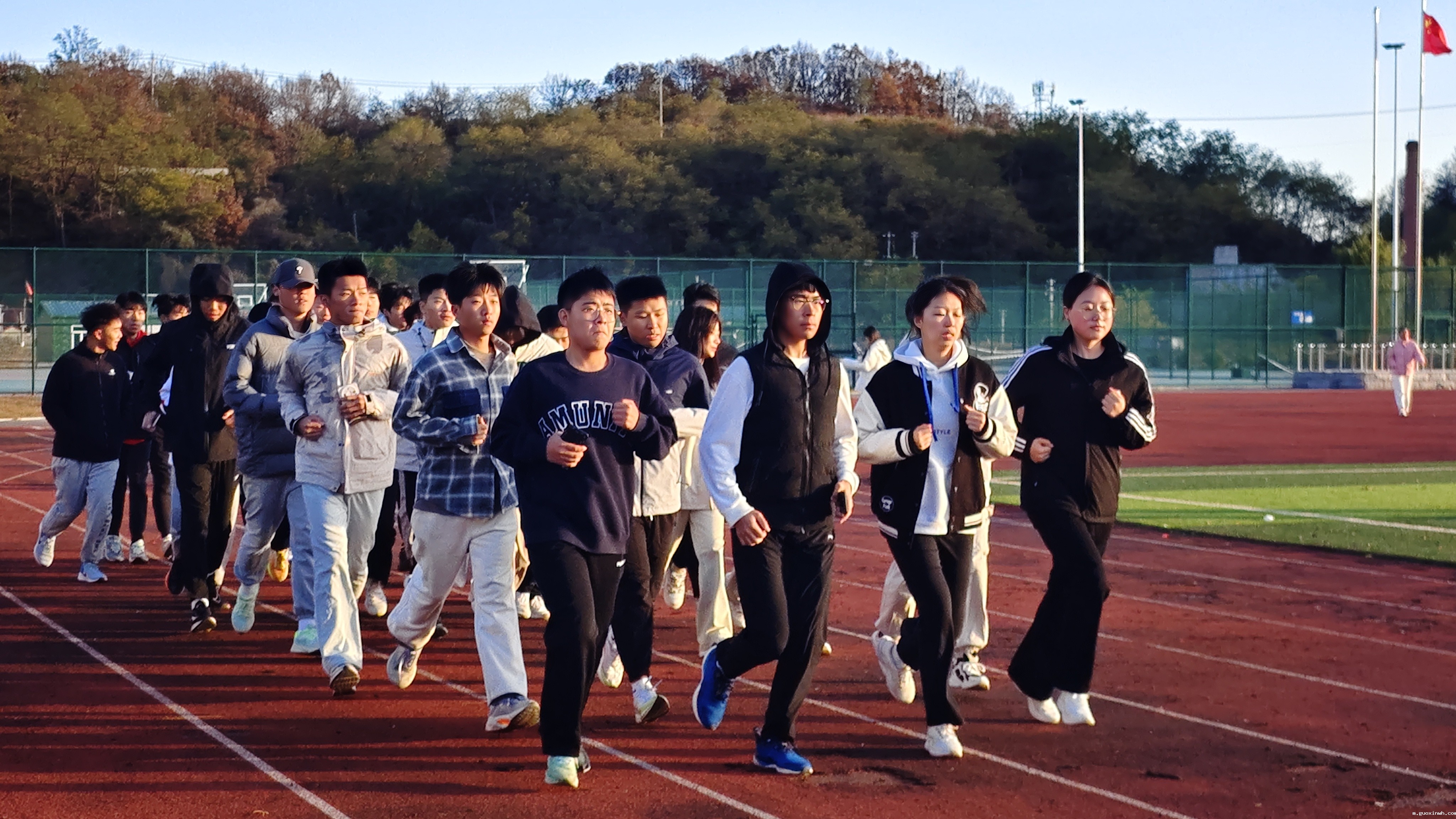 云速追梦联盟晨跑训练中